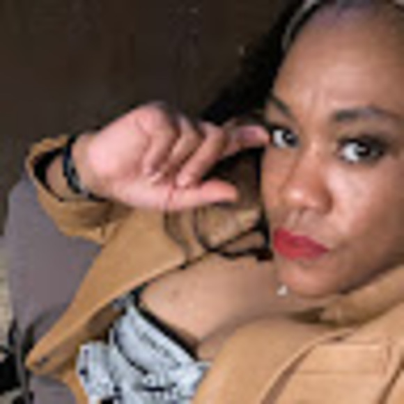 Meet your Posher, Lakisiha - Picture 1 of 1